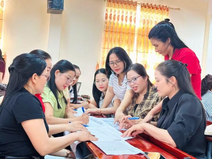 Sở GD&ĐT tổ chức tập huấn 'Triển khai Chương trình giáo dục mầm non thí điểm năm học 2026 - 2027' cho gần 150 cán bộ quản lý, giáo viên của 15 trường thực hiện thí điểm.