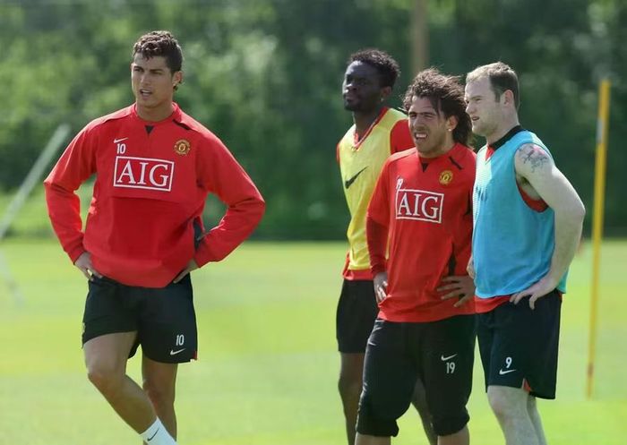 Ronaldo và Tevez từng chơi 80 trận cùng nhau tại Man Utd, nơi họ cùng Wayne Rooney tạo thành hàng công nổi tiếng dưới thời Alex Ferguson. Ảnh: Getty Images.
