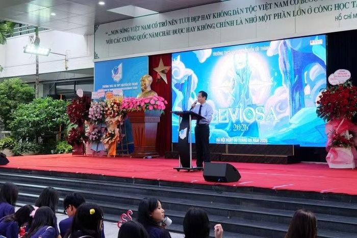 TS Phạm Sỹ Cường, Hiệu trưởng Nhà trường, phát biểu chào mừng.