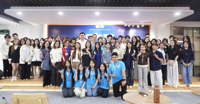 Thanh Thủy đảm nhiệm vai trò Chủ nhiệm nhiều Câu lạc bộ dành cho sinh viên.