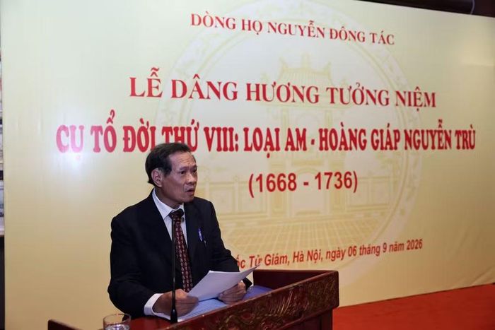Cụ Nguyễn Chính - Trưởng Ban liên lạc dòng họ Nguyễn Đông Tác thay mặt dòng họ giới thiệu về thân thế và sự nghiệp của Cụ Tổ đời thứ VIII dòng họ Nguyễn Đông Tác: Cụ Loại Am- Hoàng Giáp Nguyễn Trù, những đóng góp của cụ đối với quê hương, đất nước, đối với sự nghiệp giáo dục và dòng họ dòng họ, những phẩm chất, giá trị tốt đẹp cụ để lại để các thế hệ con cháu ghi nhớ, gìn giữ và tiếp nối truyền thống hiếu học “Dịch thế thi thư” của dòng họ.