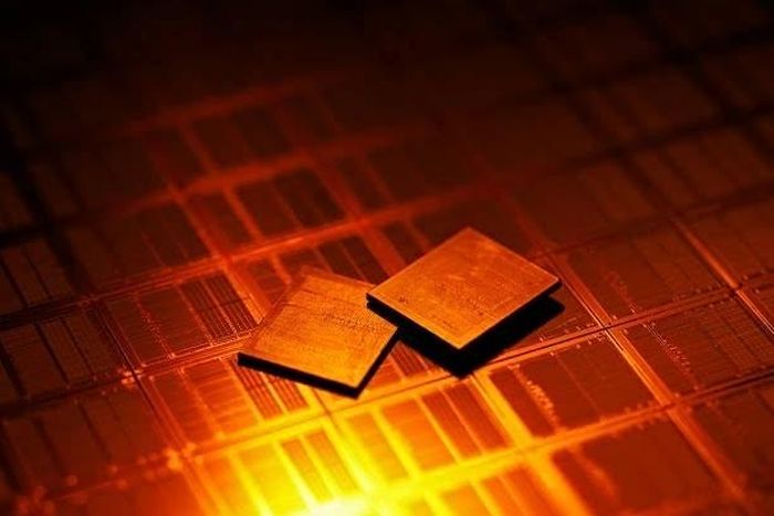 Chip nhớ băng thông cao HBM4 và HBM4E của Samsung Electronics tại triển lãm Nano Korea ở Goyang, Hàn Quốc, ngày 8/7. (Nguồn: Getty Images)