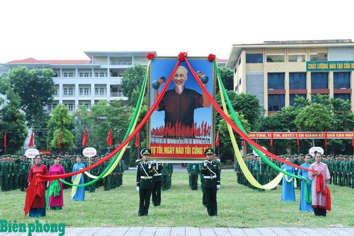 Các lực lượng tham gia tổng duyệt hội thao. Ảnh: Ngọc Lâm