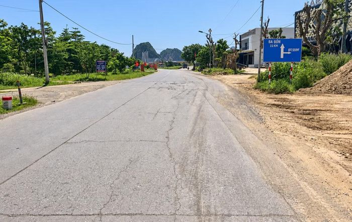 Đến sáng ngày 5/9, công trường vẫn vắng bóng.