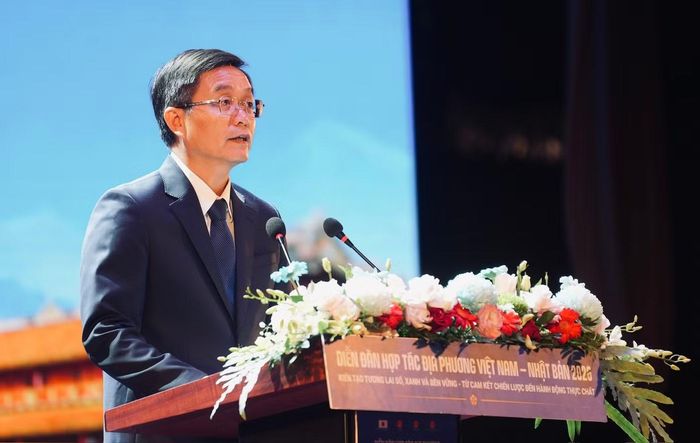 Bí thư Thành ủy Huế Nguyễn Đình Trung cho rằng, hợp tác địa phương cần chuyển các định hướng lớn giữa hai nước thành chương trình, dự án cụ thể. Ảnh: Bắc Bình.