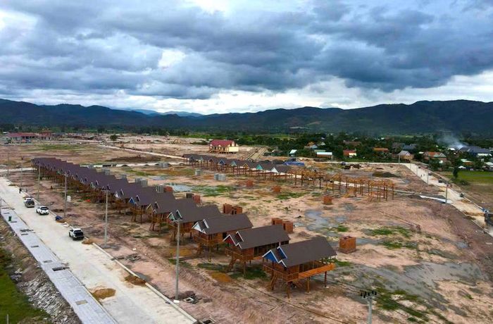 Nơi ở mới cách điểm ngập lụt Bôn Jứ chừng 5km. Địa điểm này cao ráo, an toàn để bà con lập nghiệp, yên tâm sinh sống lâu dài.