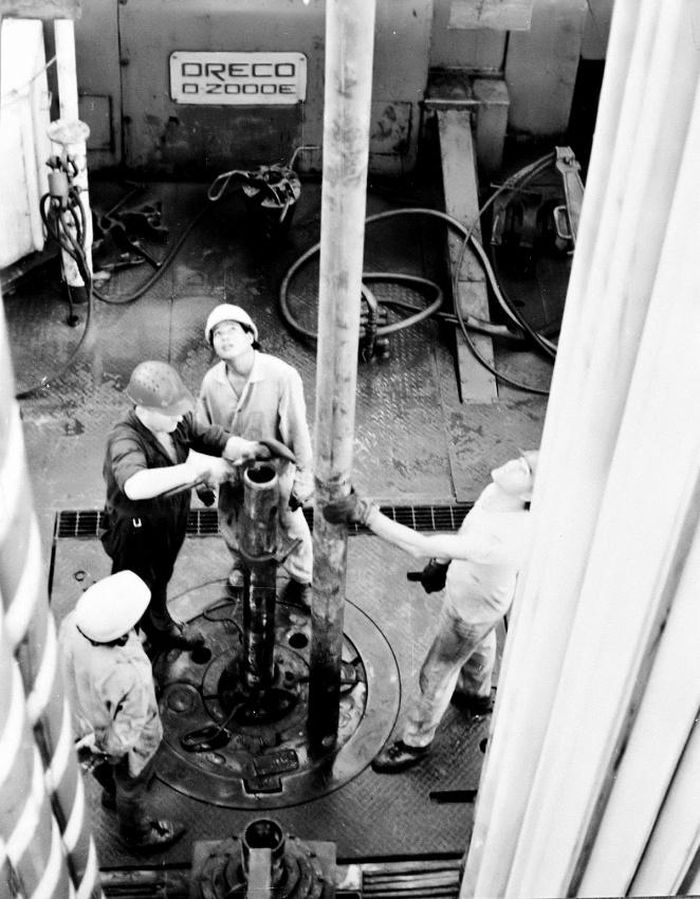  Ngày 6-9-1988, Vietsovpetro bắt đầu khai thác dầu từ tầng móng mỏ Bạch Hổ (ảnh: tư liệu) 