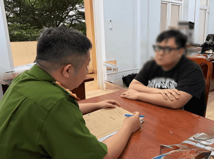 Đối tượng Ngô Hoàng Vũ tại cơ quan Công an.