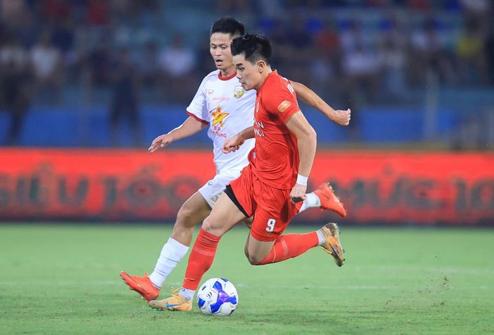 Đình Bắc tái hiện cú giật gót ở ASEAN Cup 2026. Ảnh: V.A