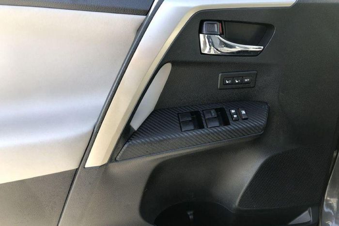 Toyota từng triệu hồi khoảng 2,5 triệu xe tại Mỹ do công tắc điều khiển cửa kính điện bên cửa lái có thể quá nhiệt và gây cháy. Ảnh: Executive Autori