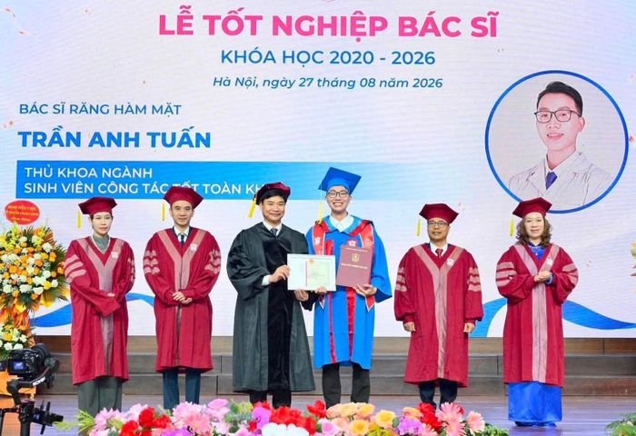 Anh Tuấn là thủ khoa ngành Răng - Hàm - Mặt của Trường Đại học Y Hà Nội. Ảnh: NVCC