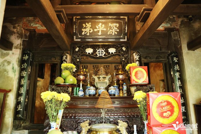 Đây cũng là nơi 7 vị công thần tự vẫn mang theo bí ẩn về mộ vua Đinh. Ảnh: T.A