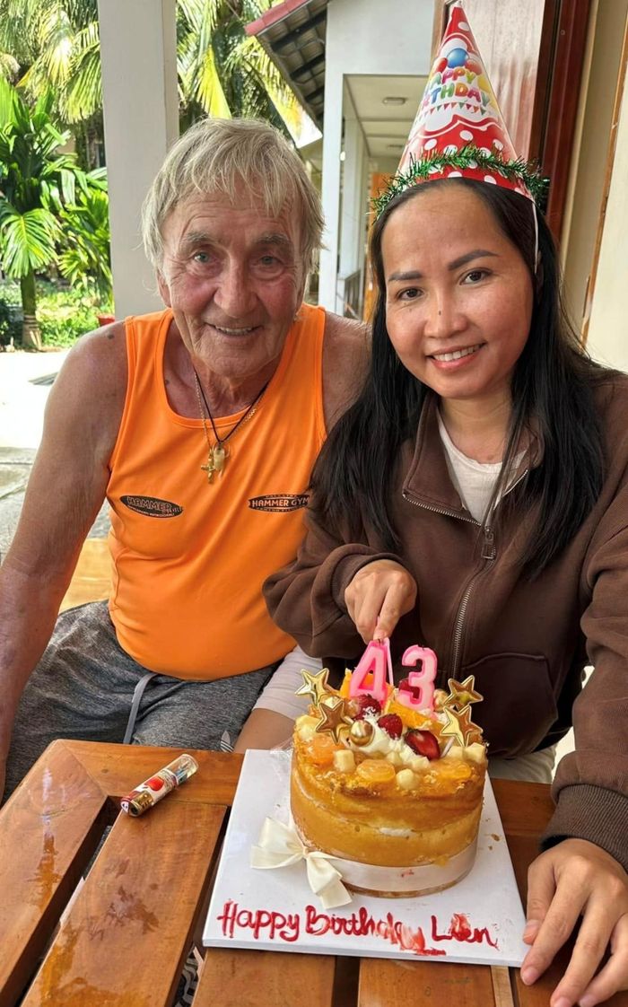 Chị Liên cho biết mình chưa từng có tiệc sinh nhật nhưng khi quen biết, yêu thương ông Franco, năm nào chị cũng được ông tổ chức