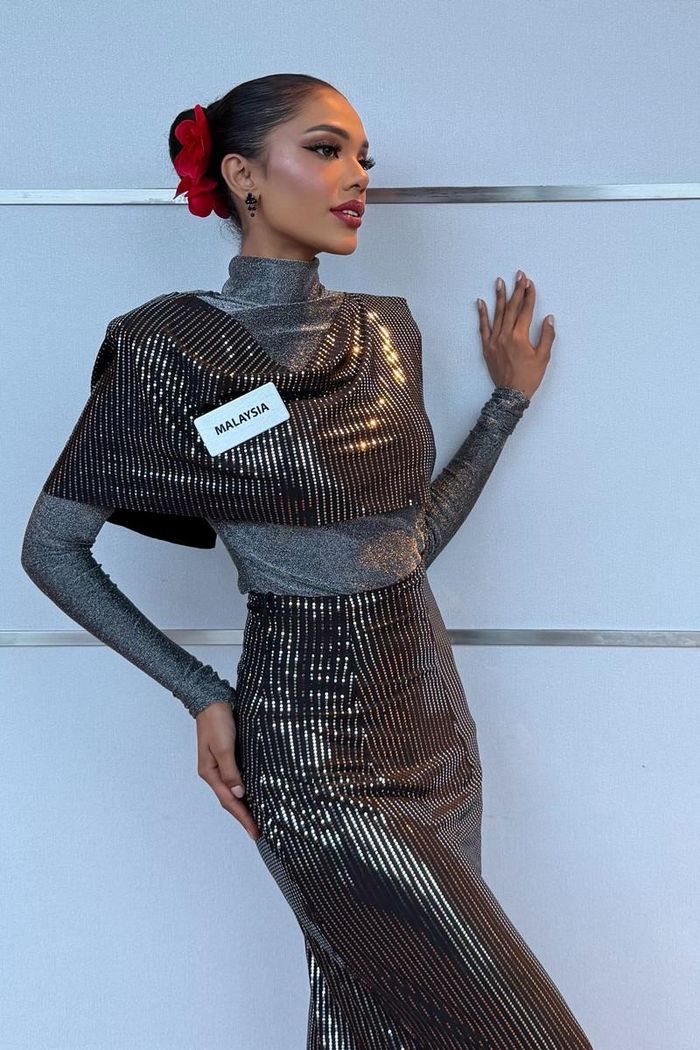Đại diện Malaysia hòa đồng với các thí sinh ở Miss World 2026.