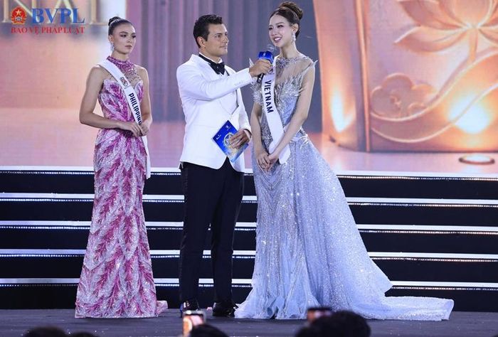 Lê Nguyễn Bảo Ngọc trả lời câu hỏi của Ban Tổ chức. Ảnh: NH.