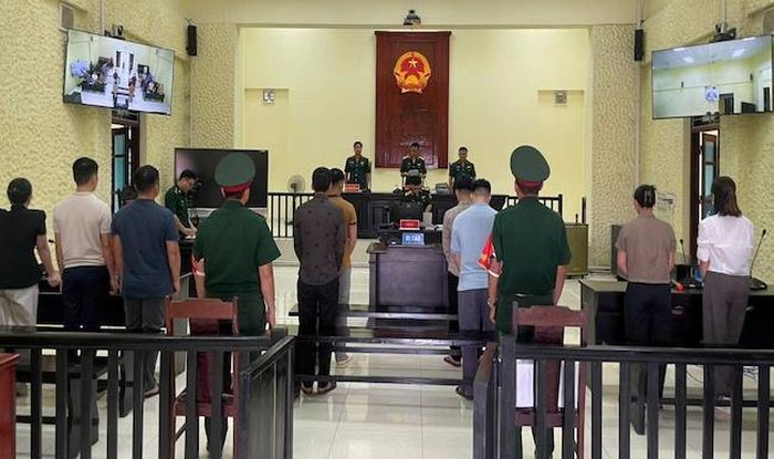Quang cảnh phiên toà.