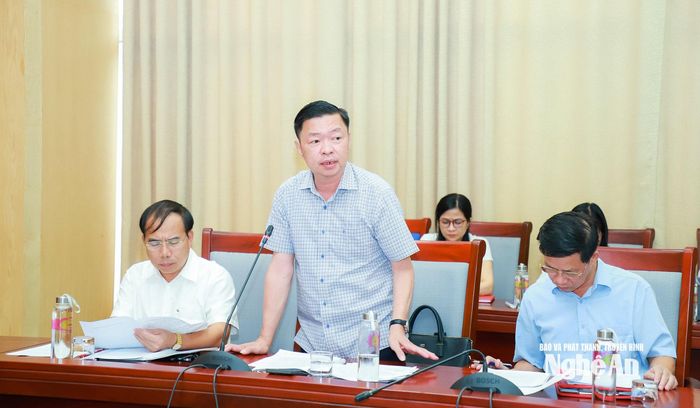 Đồng chí Hồ Việt Dũng - Phó Giám đốc Sở Tài chính báo cáo công tác chuẩn bị. Ảnh: Thành Duy