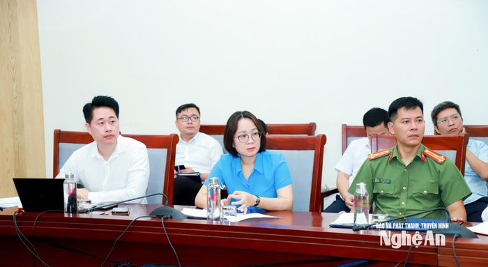 Các đại biểu dự cuộc làm việc. Ảnh: Thành Duy
