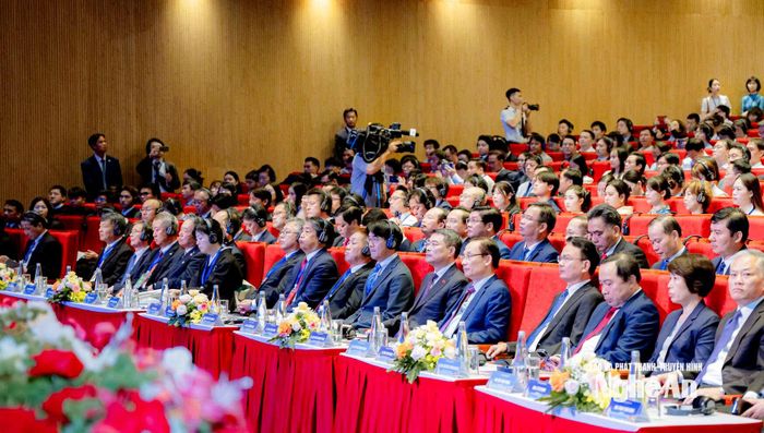Thủ tướng Chính phủ Lê Minh Hưng và các đại biểu dự Diễn đàn Hợp tác địa phương Việt Nam - Nhật Bản 2026. Ảnh: PV