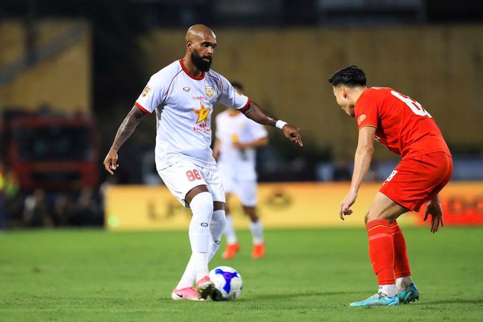 Luiz Antonio có màn ra mắt đội bóng mới khá tốt. Ảnh: HLHT FC.