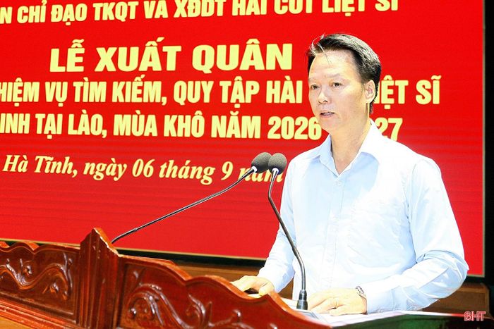 Thượng tá Đặng Xuân Hà, Chính trị viên Đội Quy tập phát biểu thể hiện quyết tâm trước khi lên đường thực hiện nhiệm vụ.