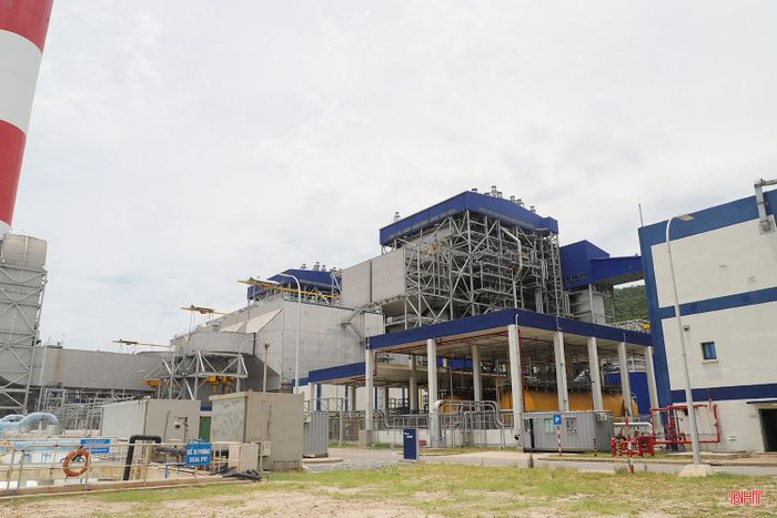 Kỹ sư vận hành Nhà máy Nhiệt điện Vũng Áng II.