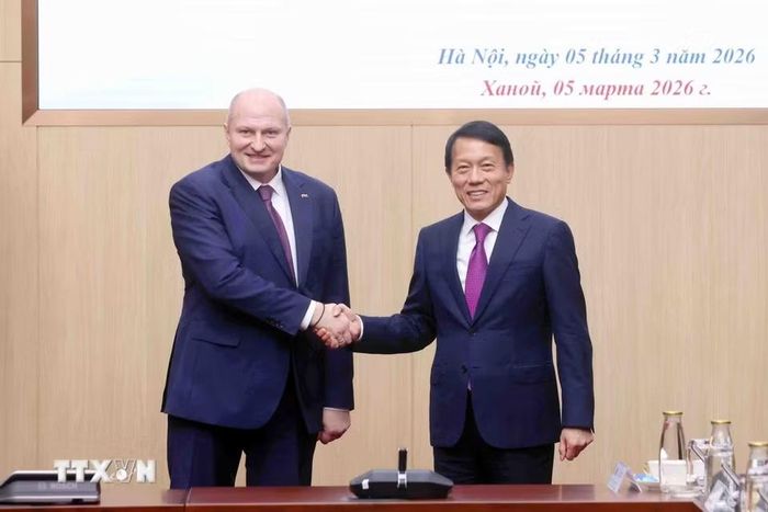 Đại tướng Lương Tam Quang, Ủy viên Bộ Chính trị, Bộ trưởng Bộ Công an Việt Nam hội đàm với Bộ trưởng Bộ Tình trạng khẩn cấp Liên bang Nga Aleksandr Kurenkov thăm và làm việc tại Việt Nam (tháng 3/2026). (Ảnh: Phạm Kiên/TTXVN)