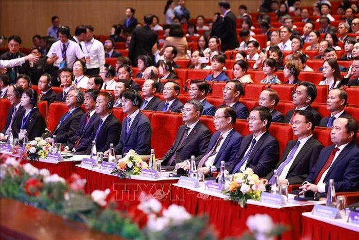 Thủ tướng Lê Minh Hưng và các đại biểu dự Diễn đàn Hợp tác địa phương Việt Nam - Nhật Bản năm 2026 tại thành phố Huế. Ảnh: Dương Giang/TTXVN