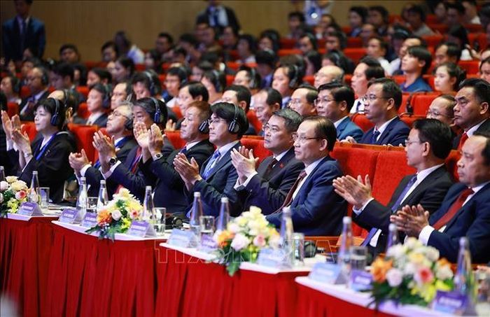 Thủ tướng Lê Minh Hưng và các đại biểu dự Diễn đàn Hợp tác địa phương Việt Nam - Nhật Bản năm 2026 tại thành phố Huế. Ảnh: Dương Giang/TTXVN