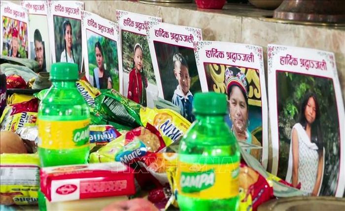 Chân dung các nạn nhân mất tích trong thảm họa lũ quét tại Nepal. Ảnh: ANI/TTXVN phát