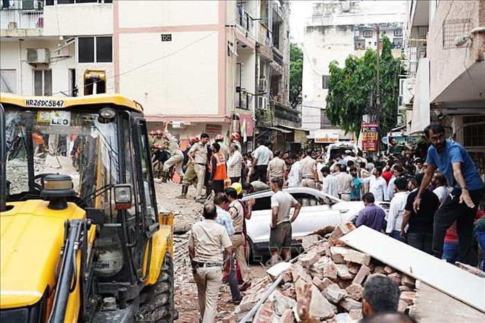 Hiện trường vụ sập tòa nhà tại khu Satya Niketan ở thủ đô New Delhi, Ấn Độ ngày 6/9/2026. Ảnh: ANI/TTXVN phát