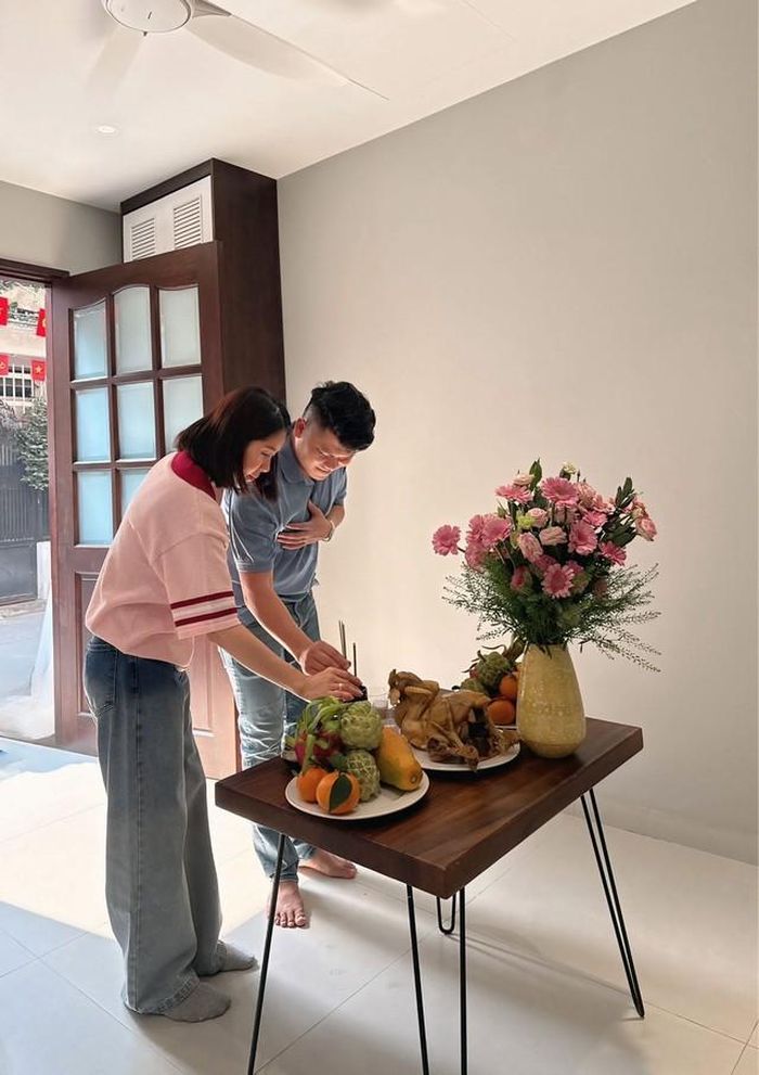 Đầu năm nay, cặp đôi đã tậu căn nhà phố sau nhiều năm ở chung cư. Ảnh: FBNV.