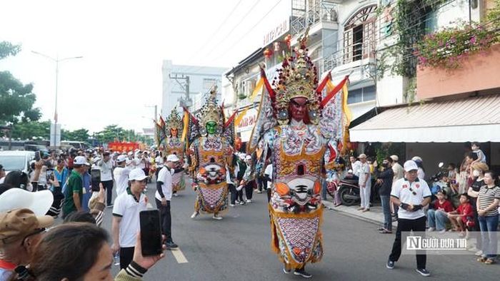 Ông Trần Chấn Khôn, Trưởng Ban quản lý Quan Đế Miếu, Phó Trưởng Ban Thường trực Lễ hội cho biết, Lễ hội Trung Nguyên Kiến Tiêu Nghinh Ông Quan Thánh Đế Quân là lễ hội truyền thống lâu đời, gắn với đời sống văn hóa, tín ngưỡng của người dân tại địa phương. Đây là dịp để bà con tưởng nhớ, thờ cúng, tôn vinh công đức Quan Thánh Đế Quân, đồng thời gửi gắm ước vọng về quốc thái dân an, mưa thuận gió hòa, cuộc sống bình an, ấm no, hạnh phúc.