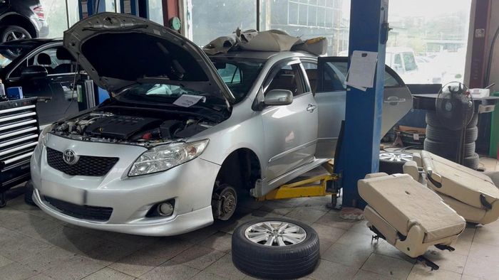 Trên thị trường xe cũ, những chiếc xe từng xảy ra va chạm nghiêm trọng, bị ngập nước hoặc phải sửa chữa lớn thường tiềm ẩn nhiều rủi ro (Ảnh: Phương Linh).