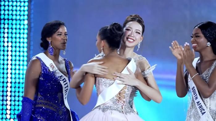 Bảo Ngọc chúc mừng tân Hoa hậu Thế giới. 
