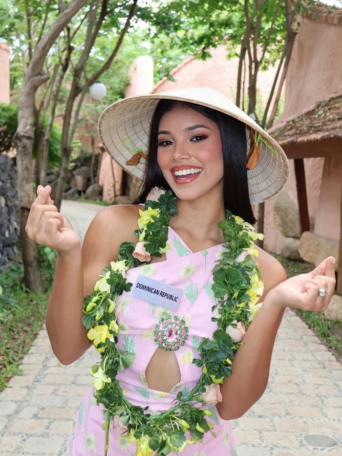 Nhan sắc đời thường của tân Hoa hậu Thế giới. 