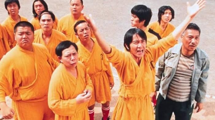 Ra mắt năm 2001, Đội Bóng Thiếu Lâm trở thành một trong những tác phẩm tiêu biểu nhất cho phong cách kết hợp võ thuật, bóng đá và hài của Châu Tinh Trì.