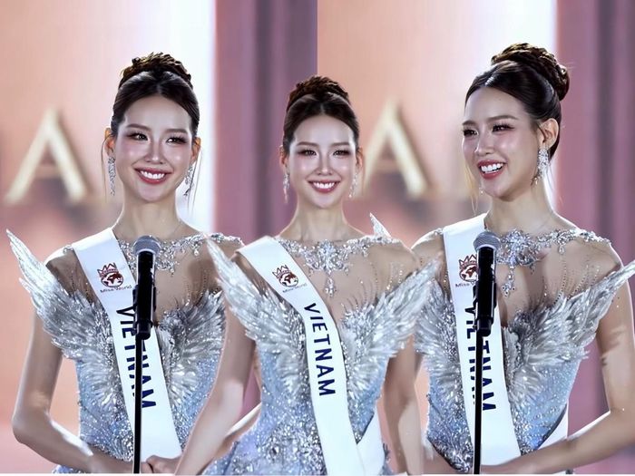 Dừng chân ở Top 6 Miss World 2026 trên sân nhà, Lê Nguyễn Bảo Ngọc để lại nhiều cảm xúc khi nhắc về khoảnh khắc thiêng liêng: "Ngọc vẫn nhận ra màu cờ của mình. Một chút bồi hồi, một chút lưu luyến nhưng nhiều hơn hết là niềm tự hào và một trái tim thật đầy biết ơn vì đã được mang hai tiếng Việt Nam đi cùng mình trong hành trình này!".