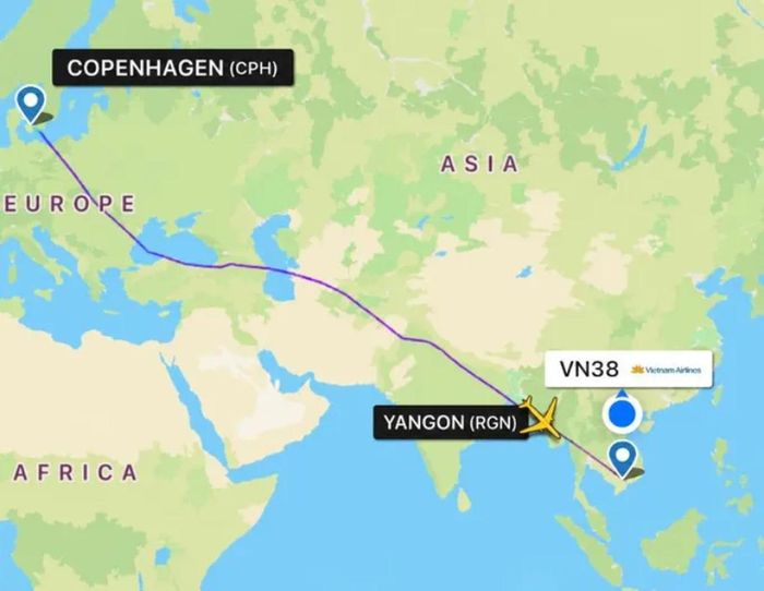 Chuyến bay chuyển hướng hạ cánh để cấp cứu sản phụ. Ảnh: VNA