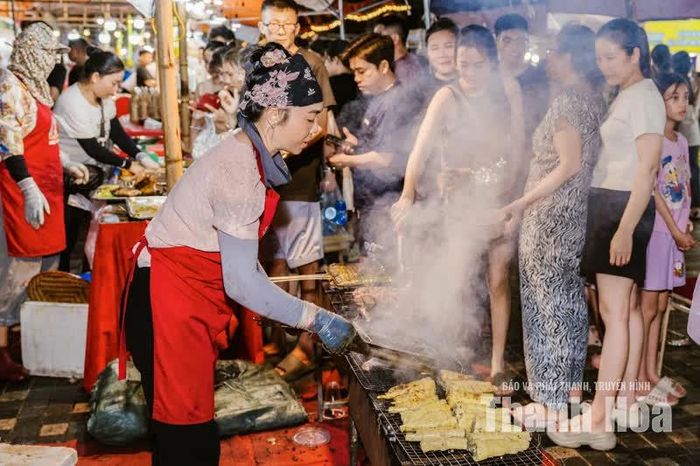 Ẩm thực không đơn thuần đáp ứng nhu cầu ăn uống mà trở thành một phần trong hành trình khám phá. Những trải nghiệm này giúp du khách có thêm lựa chọn để lưu lại lâu hơn, tăng chi tiêu và khám phá Sầm Sơn sau khi rời bãi biển.
