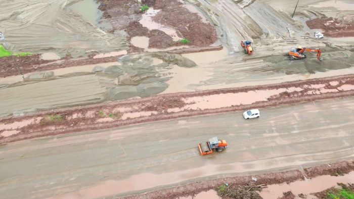 Dự án đặt mục tiêu thông tuyến đoạn từ sân vận động PVF đến ĐT379 trước 30/9 để kịp đưa đoạn này của dự án vào sử dụng cùng với dự án sân vận động trước tháng 3/2027.