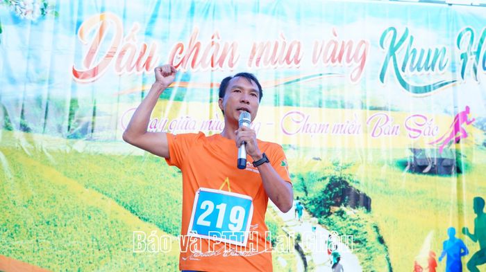 VĐV tuyên thệ hứa quyết tâm trước giải chạy.