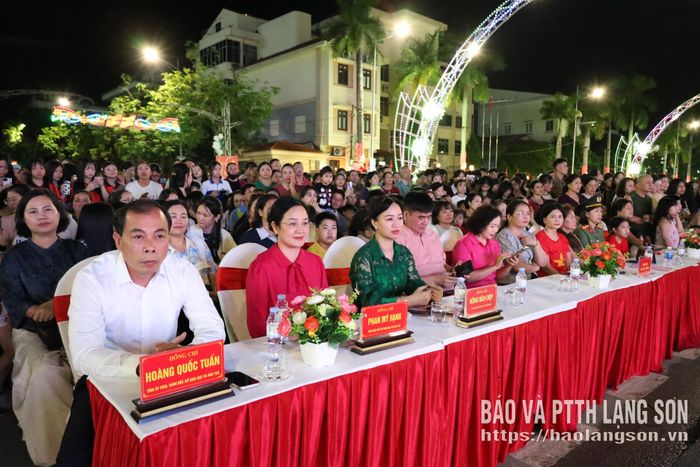 Các đại biểu dự chương trình