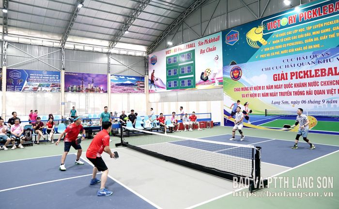 Các vận động viên thi đấu nội dung đôi nam lãnh đạo