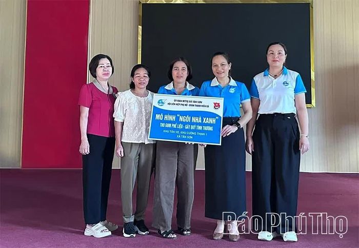 Mô hình “Ngôi nhà xanh” được triển khai không chỉ thu gom, tái chế rác thải mà còn tạo nguồn quỹ hỗ trợ hội viên phụ nữ có hoàn cảnh khó khăn.