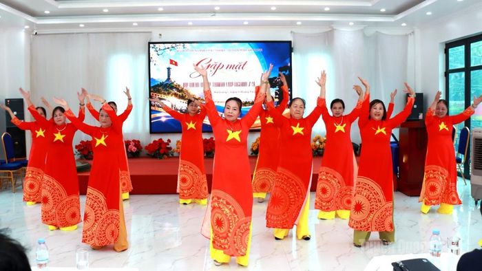 Tiết mục văn nghệ tại chương trình.