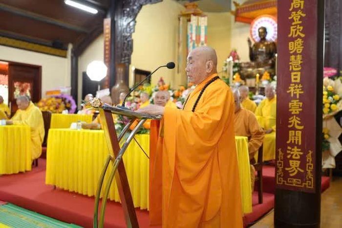 Hòa thượng Thích Thanh Tân phát biểu khai mạc