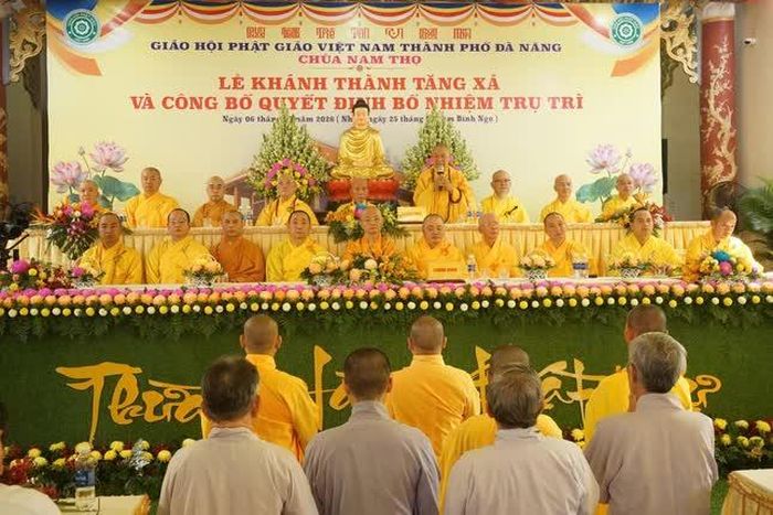 Hòa thượng Thích Từ Nghiêm ban đạo từ