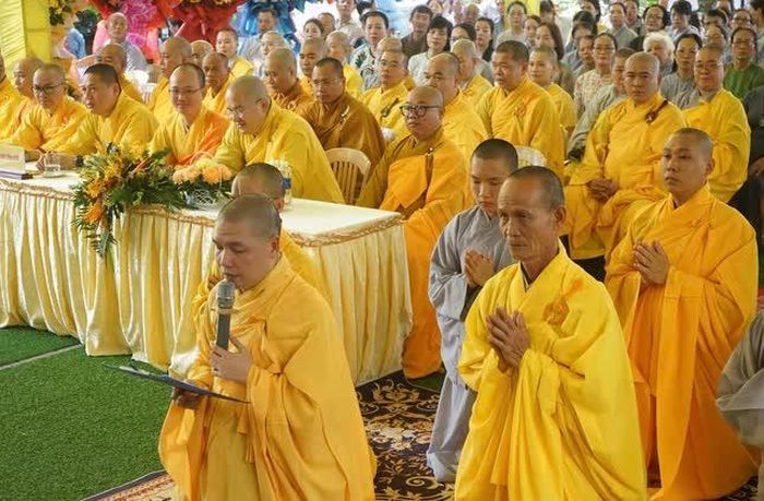 Đại đức Thích Chúc Bình dâng lời phát nguyện