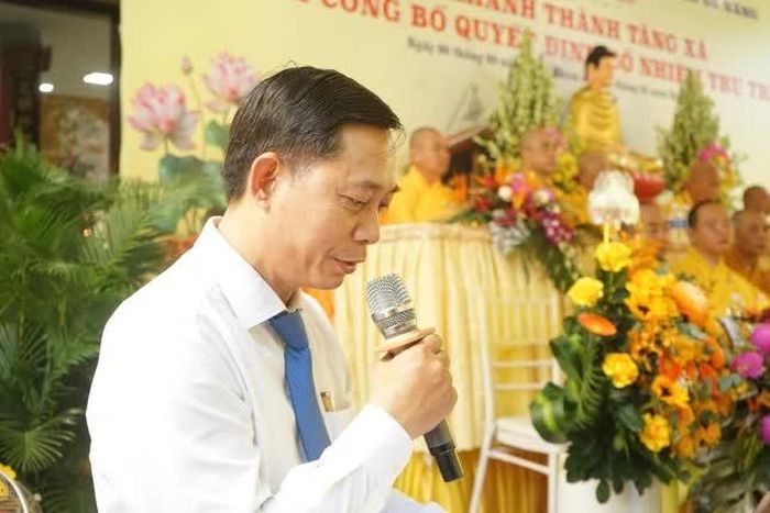 Phó Chủ tịch UBND phường Sơn Trà Nguyễn Huy Bình phát biểu chúc mừng